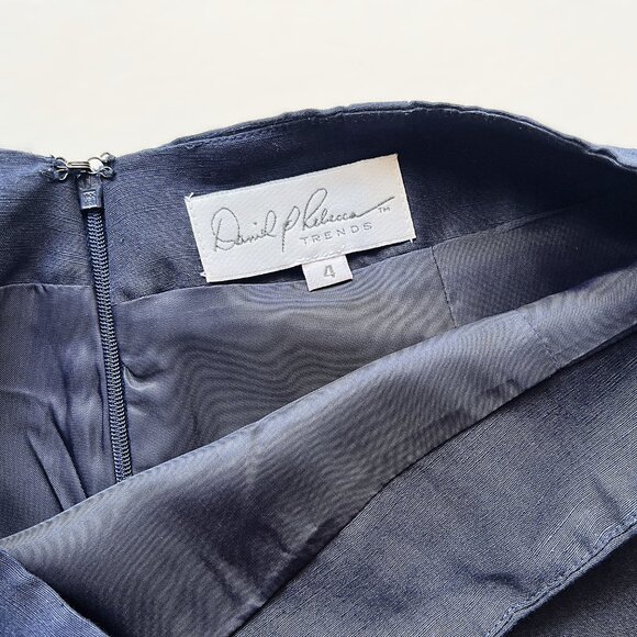 Daniel & Rebecca Navy Blue Linen/Rayon Straight Skirt, size 4 - Picture 3 of 4